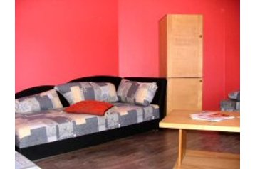 Letonia Privát Launkalne, Exterior